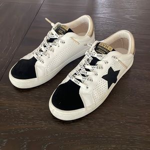 Size 7 vintage havanna low top star sneakers ⭐️